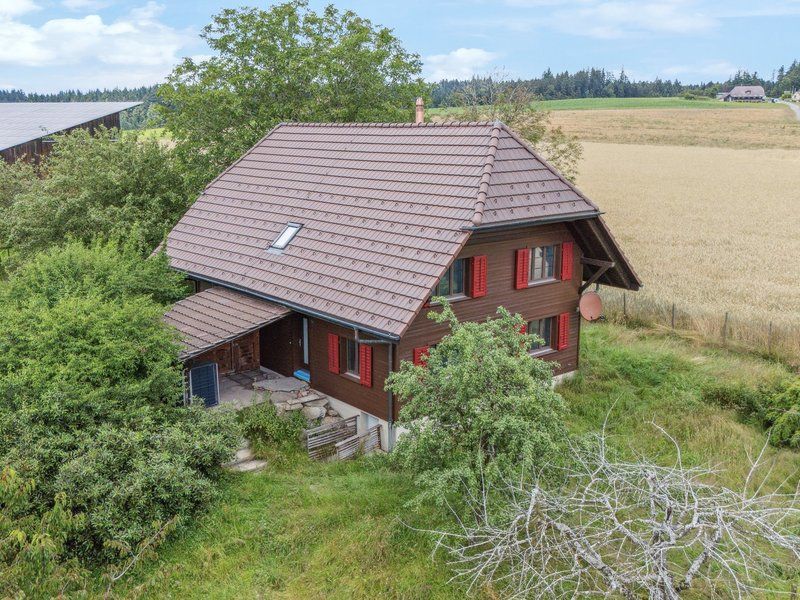 Charmantes Haus mit Ausbaupotenzial an idyllischer Lage