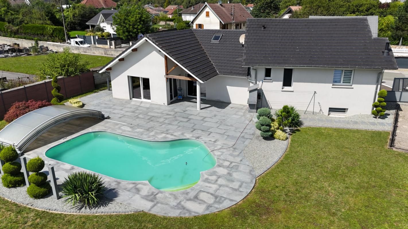 Superbe maison avec piscine 6 pièces 170 m2