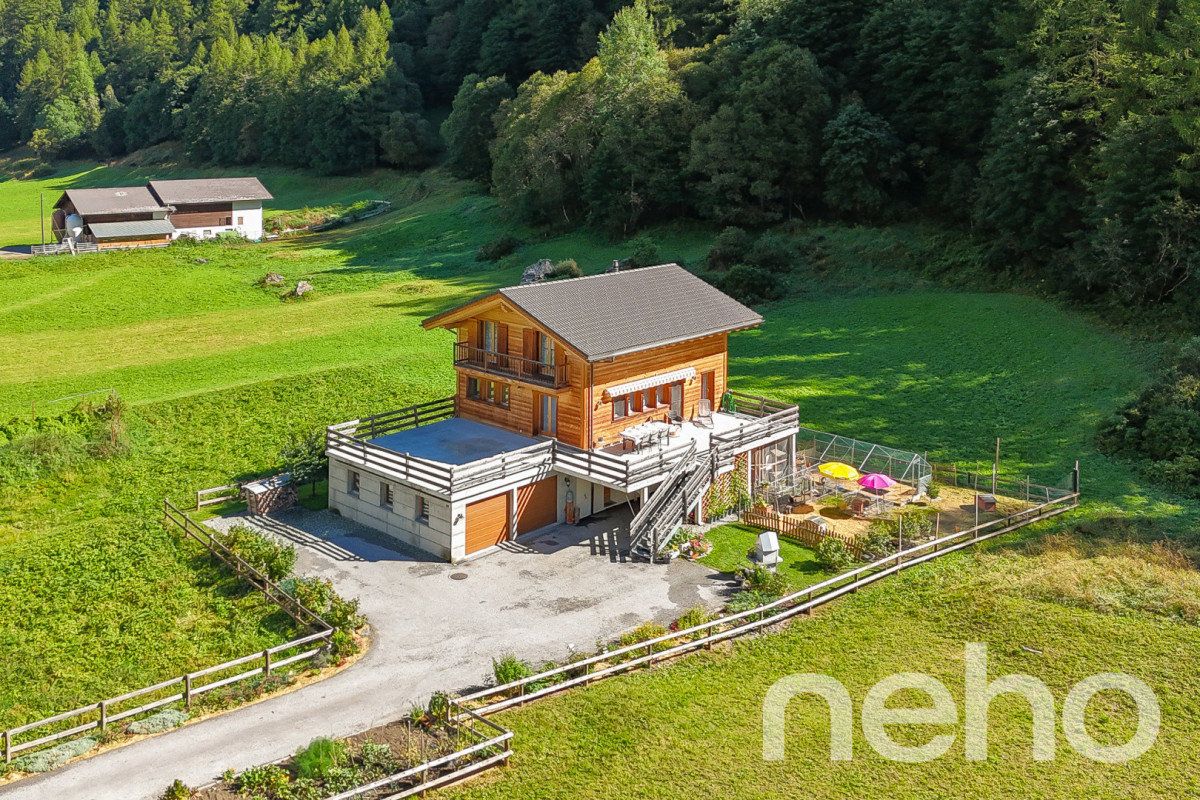 Superbe chalet avec vue imprenable sur les montagnes !