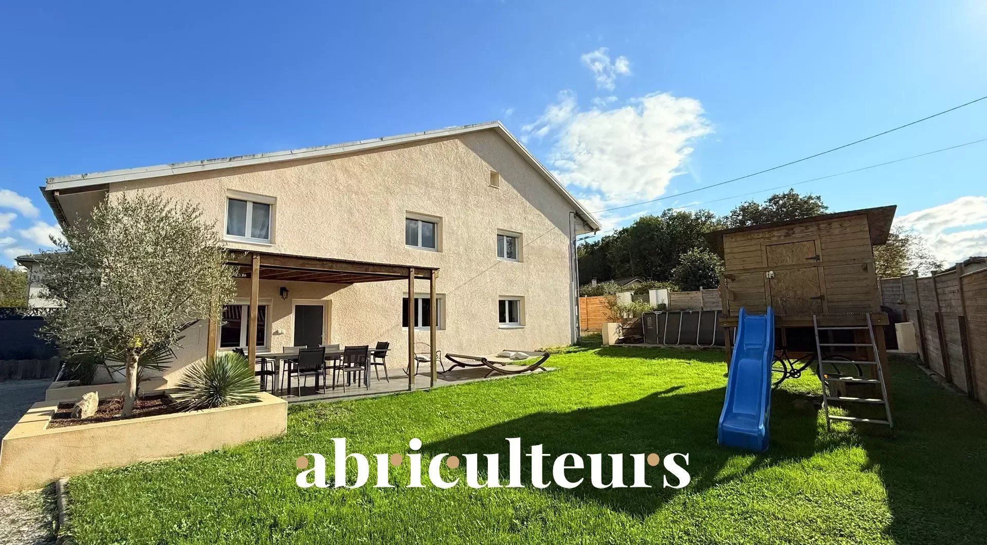 SUBLIME MAISON 249m2 - 5 CHAMBRES - JARDIN - SALLE DE SPORT