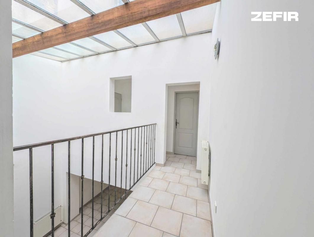 Maison de 5 pièces de 121 m² au coeur du centre-ville d'Eyragues