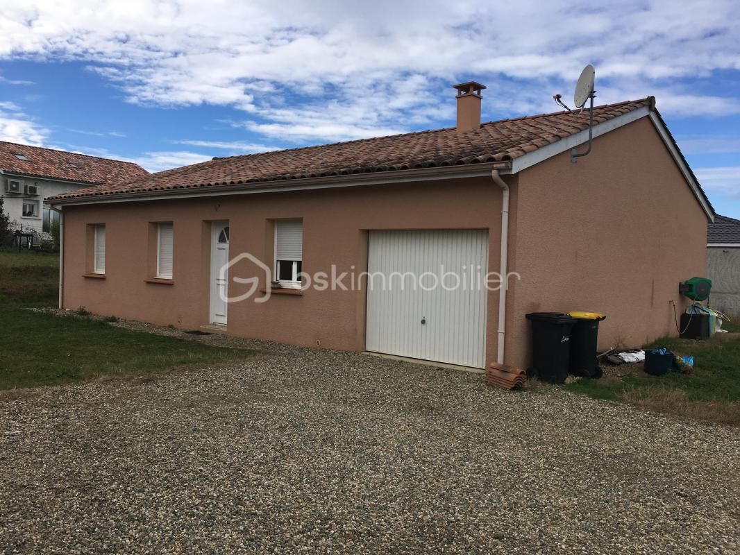 Maison familiale de plain-pied - 4 chambres - garage - terrain 1500 m²