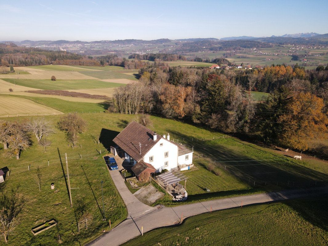 Ferme d’habitation de 5.5 pièces avec parcelle de 10'487 m2