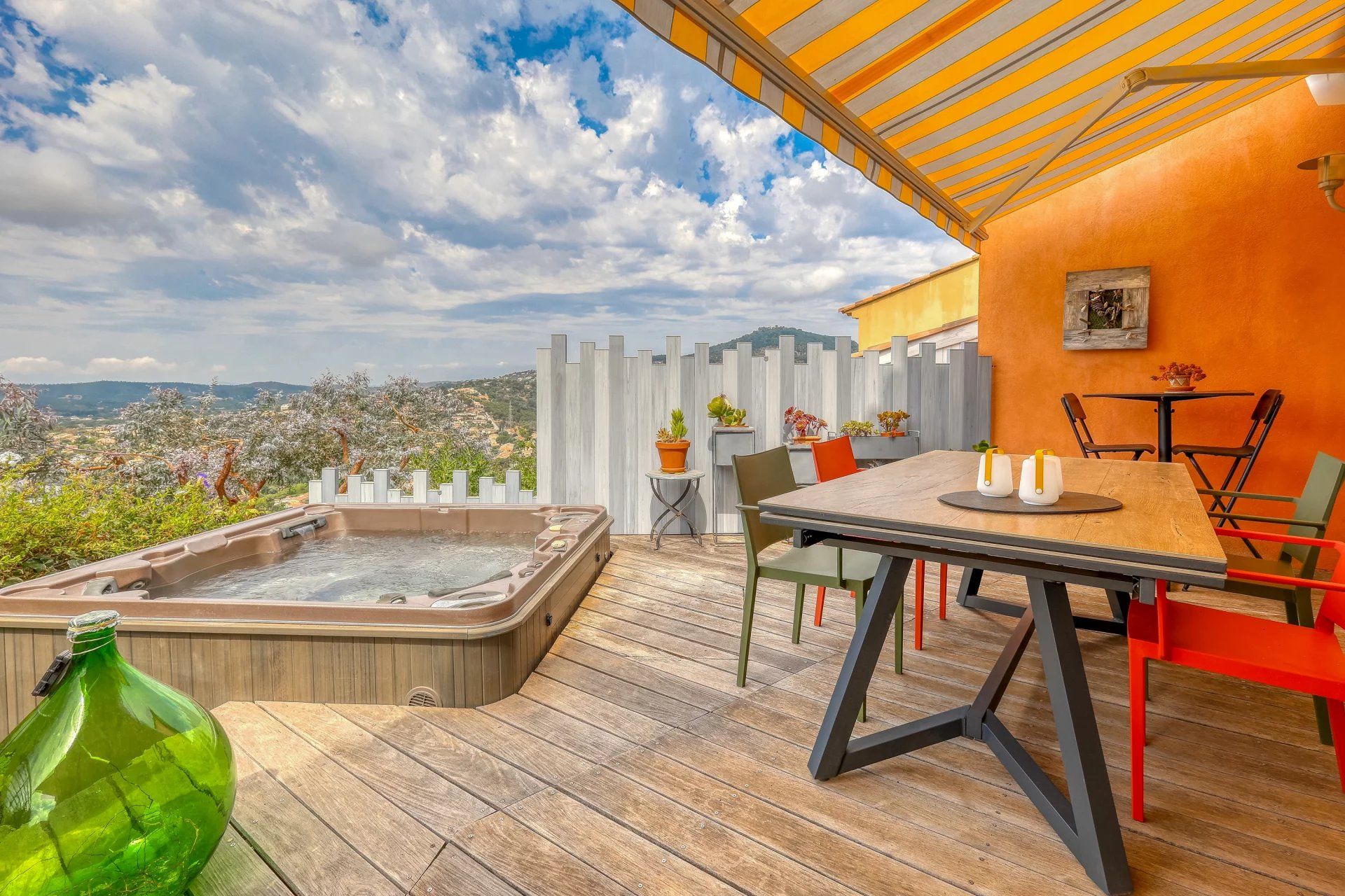 Maison contemporaine au Lavandou avec Vue Panoramique sur les Collines