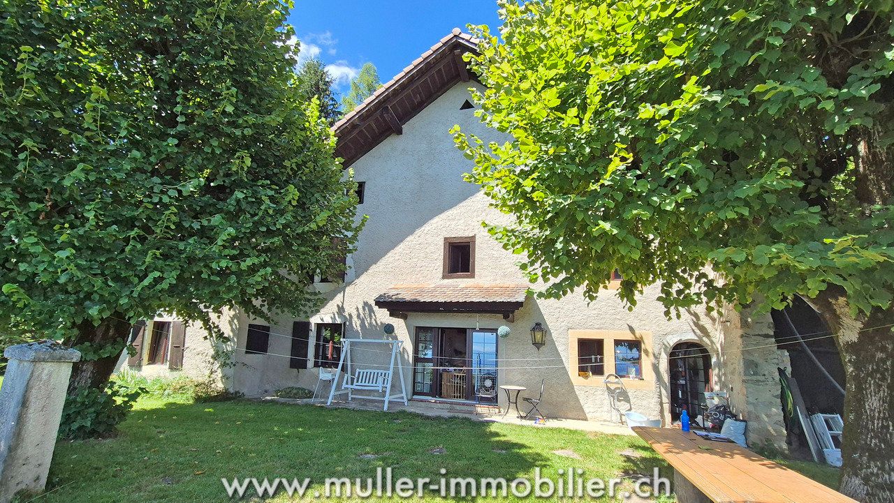 Splendid 8-room house, panoramic view of Lake Neuchâtel