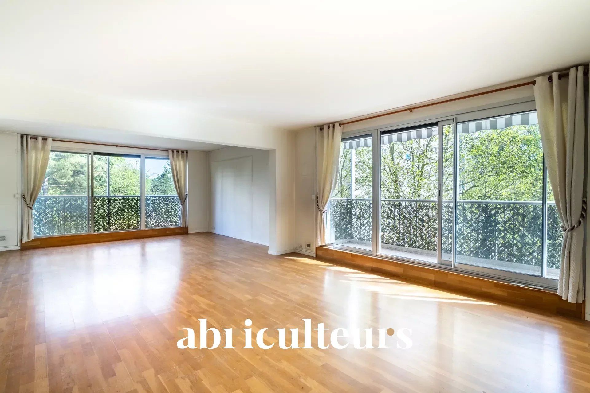 Appartement de 4 pièces de 108 m2 en vente à Saint-Cloud - Idéal pour familles