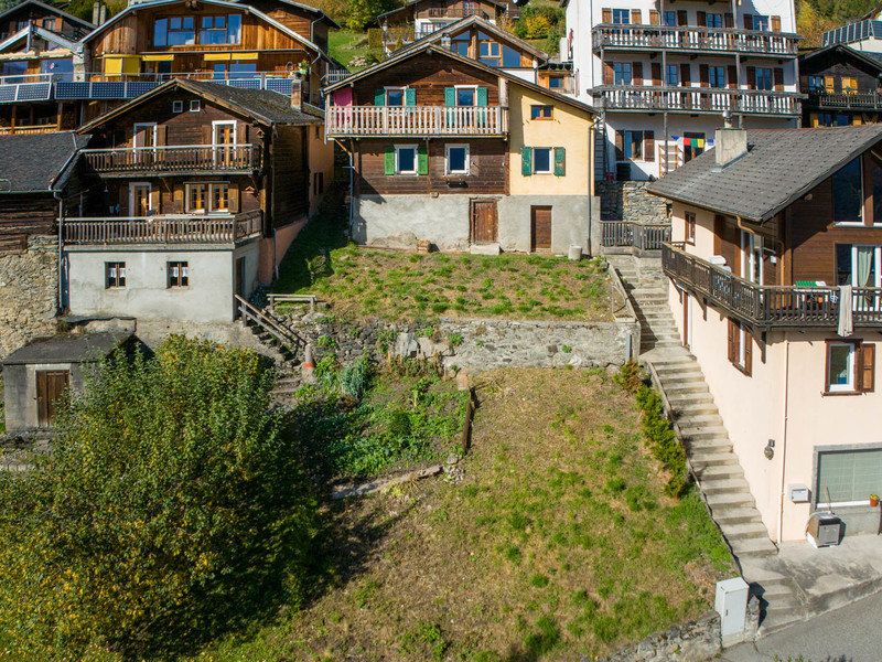 Maison comprenant deux logements à rénover