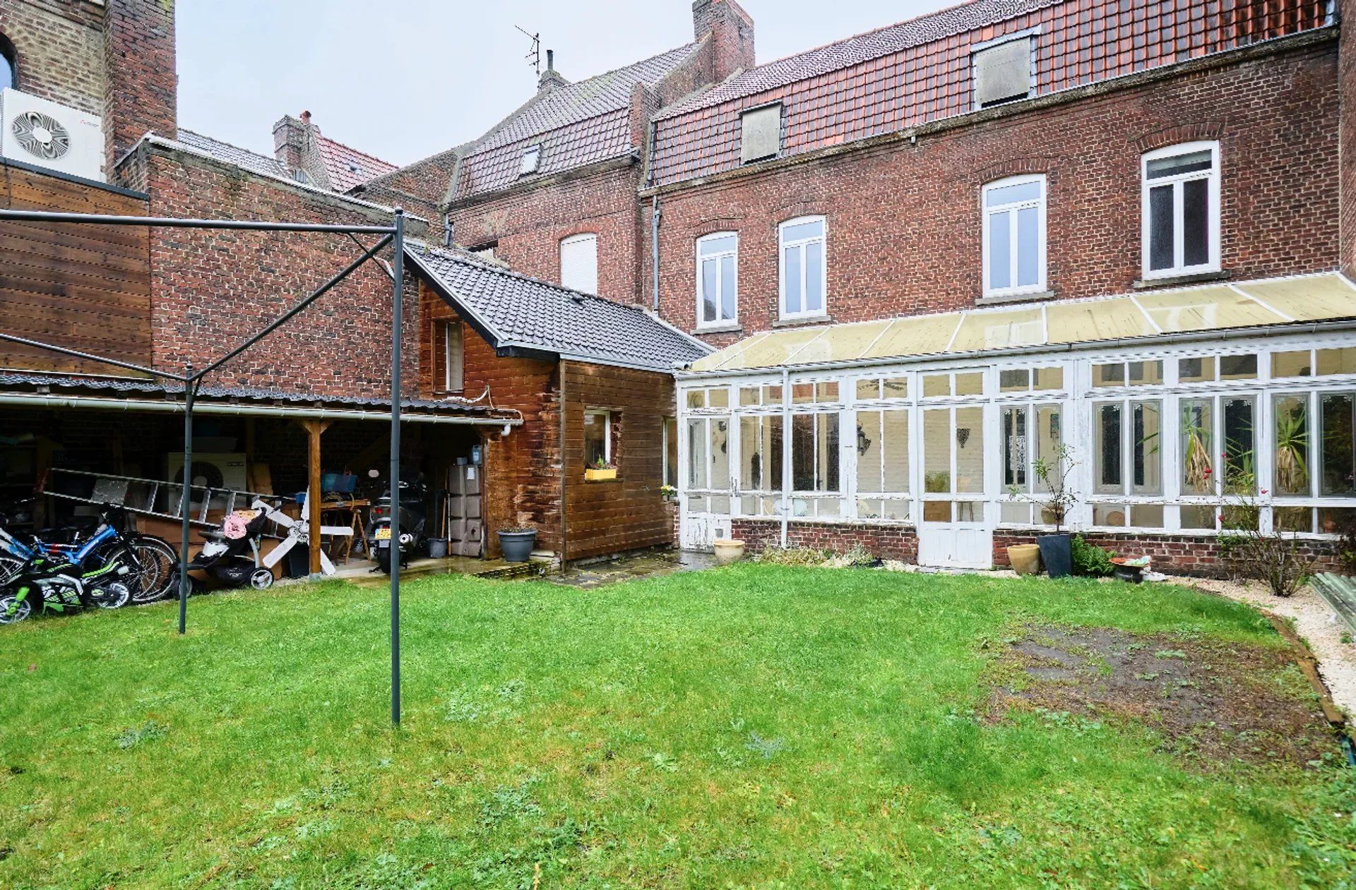 Sublime maison bourgeoise de 259m2 à Lannoy, 3 chambres, avec cheminée et jardin