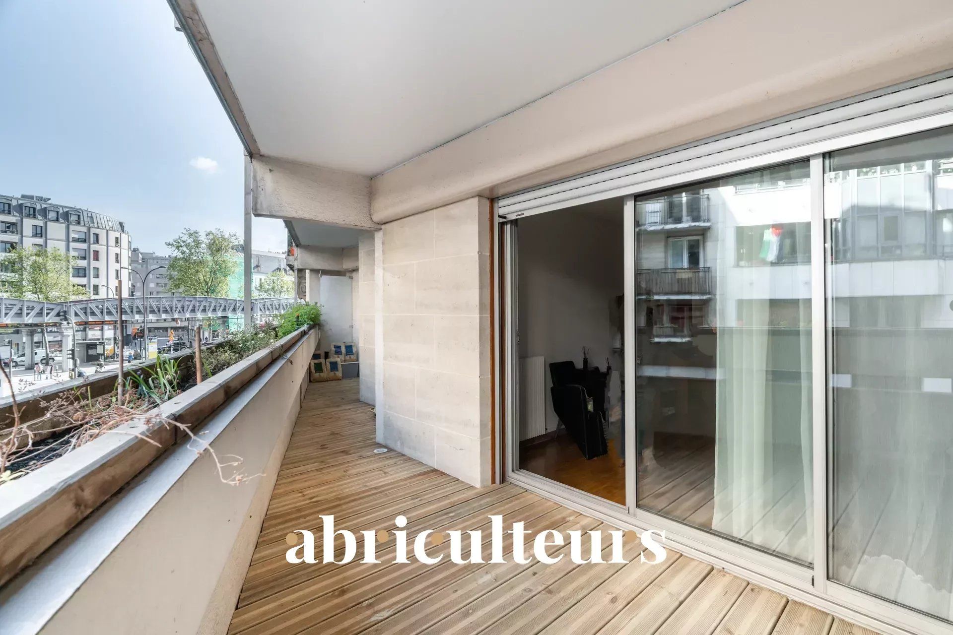 Appartement 2 pièces 50m2 avec balcon et cave à Paris