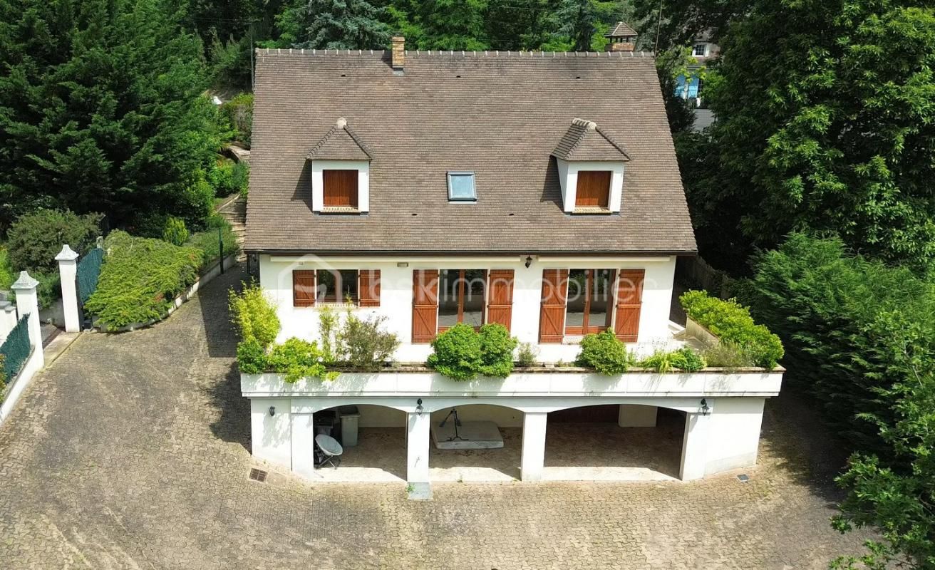 MAISON INDIVIDUELLE 156M2 + SOUS SOL TOTAL SUR UNE PARCELLE DE 993M2