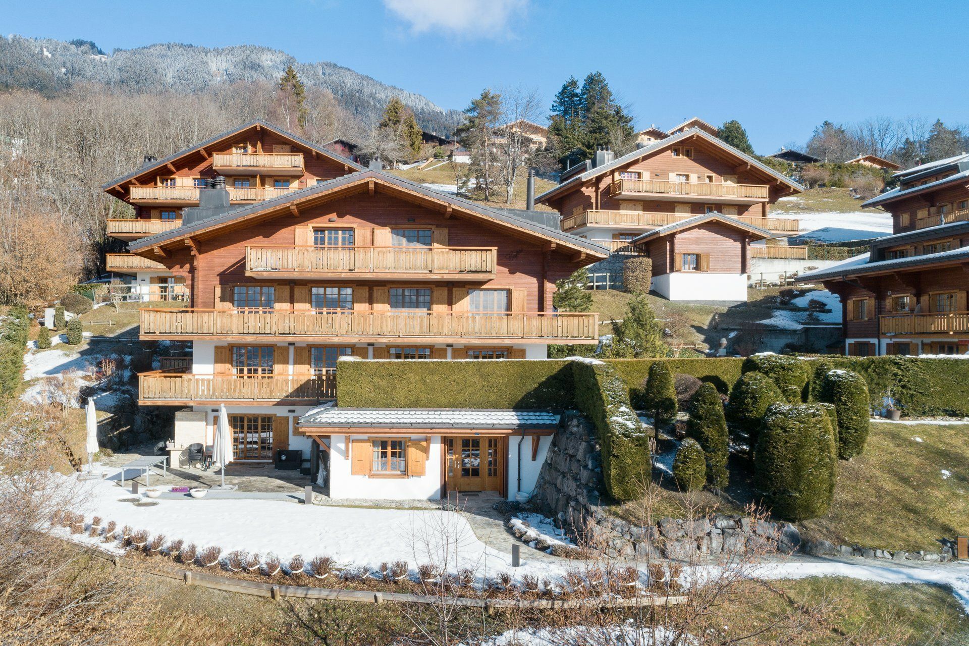 Chalet d'exception de 15 pièces, ascenseur et vue panoramique!