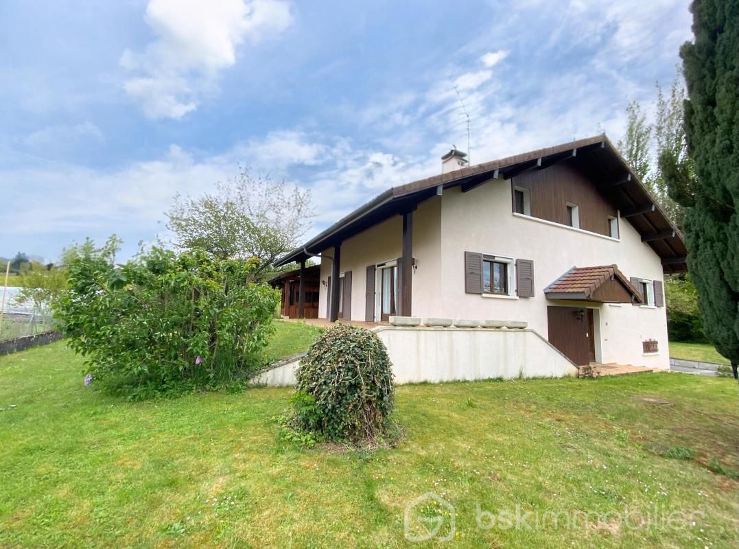 Maison individuelle divisée 2 appartements à Amancy