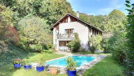 Belle maison familiale avec piscine proche de Rolle