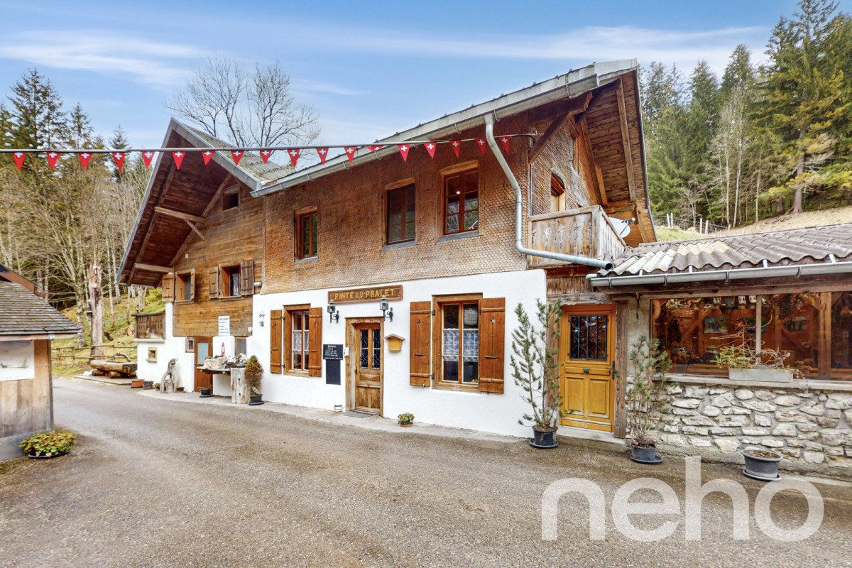 Restaurant de montagne avec habitations en Gruyère