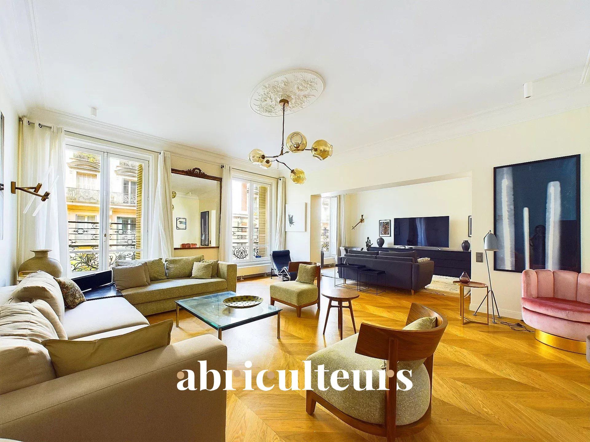 PARIS 8 / FAUBOURG SAINT-HONORE - APPARTEMENT - 6 PIECES - 3 CHAMBRES - 217 m2