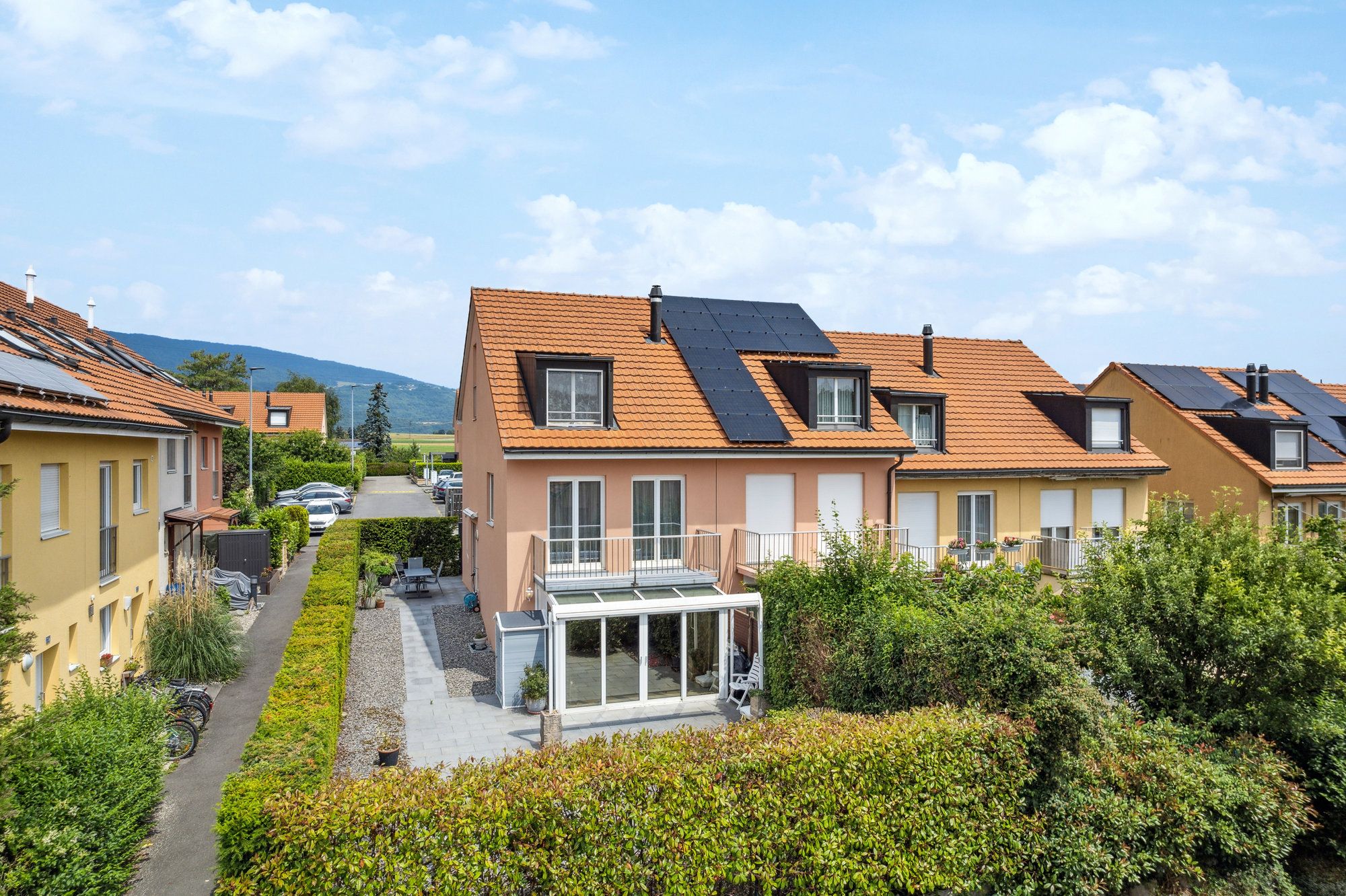 Belle maison contiguë à proximité immédiate du lac