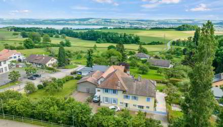 Propriété de charme avec 3 logements sur une belle parcelle à Giez