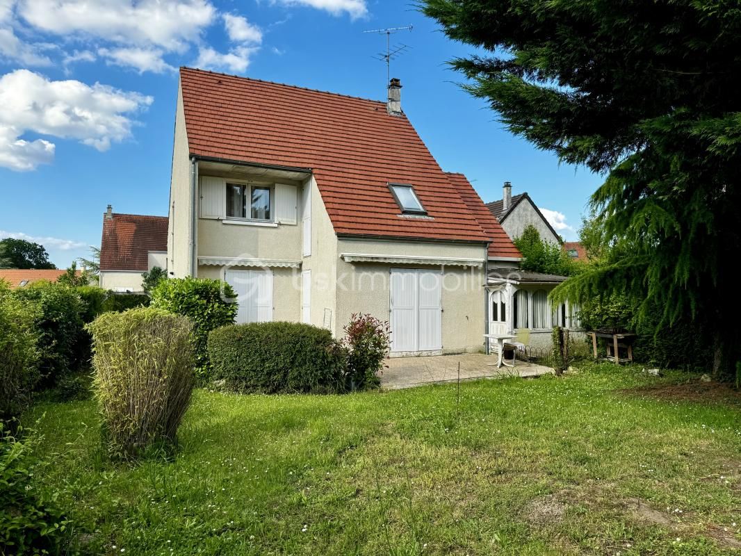 Maison individuelle - 120 m² - LA CHAPELLE EN SERVAL