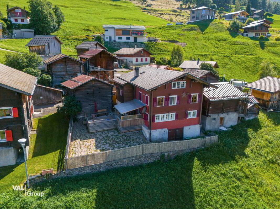 Gelegenheit für Liebhaber - Wohnhaus mit mehreren Scheunen und Parzellen