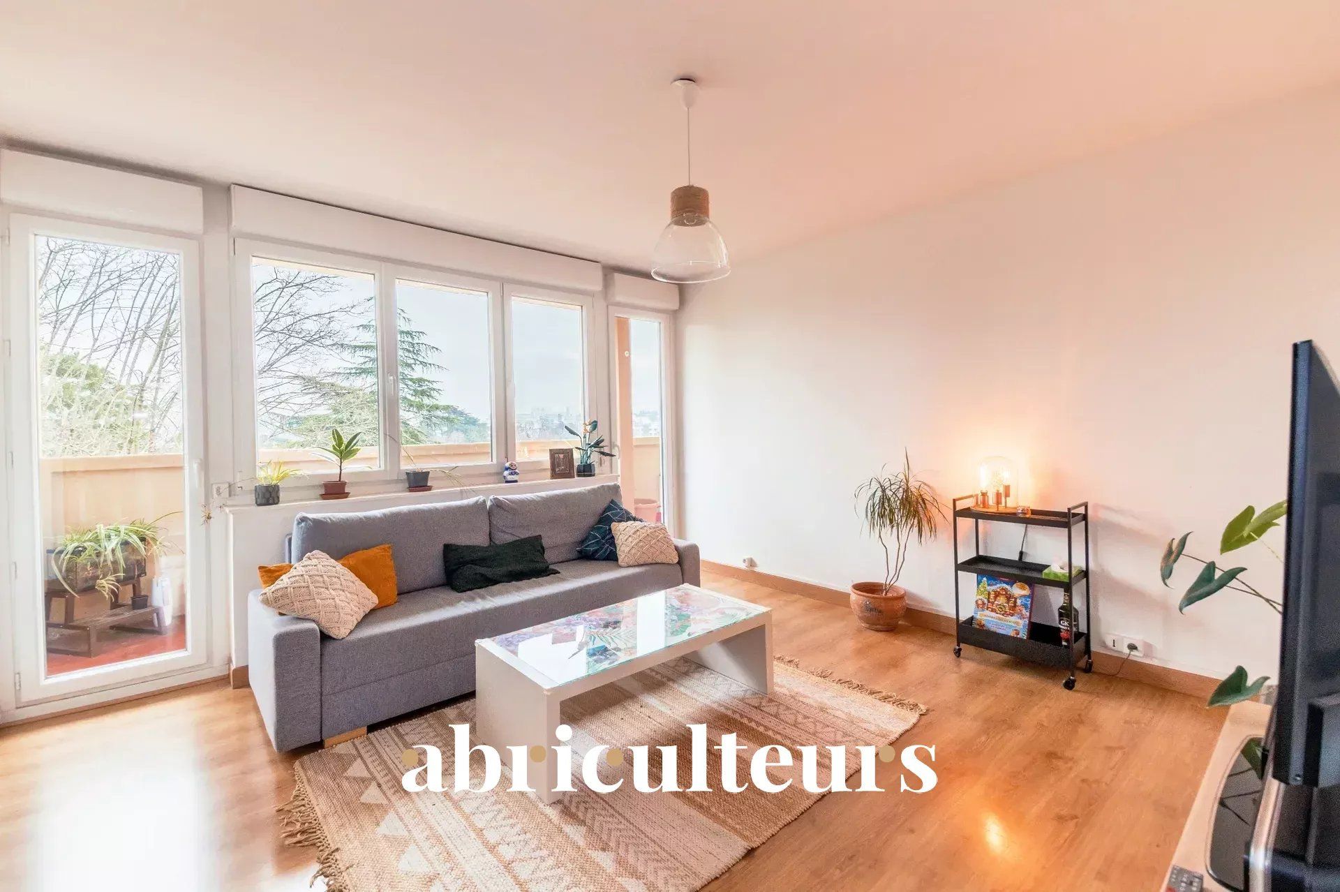 Bel appartement lumineux de 69 m² avec balcon et parking privé