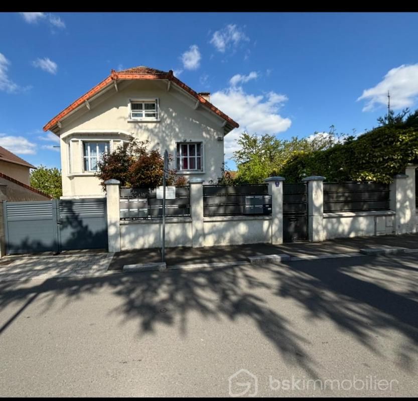 Maison avec 5 appartements déjà loués