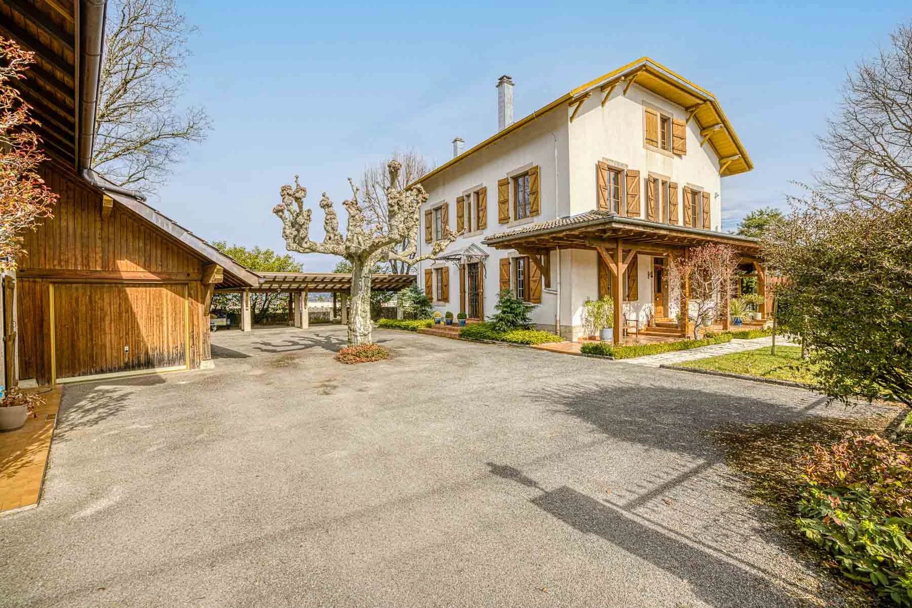 Maison de maitre avec vue montagnes