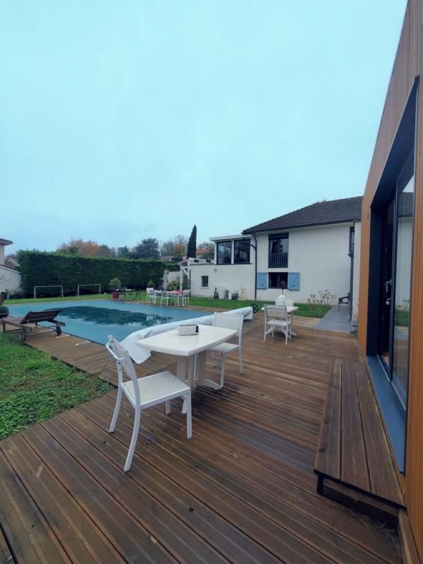 Maison de 226 m² avec piscine Sathonay Village 69580