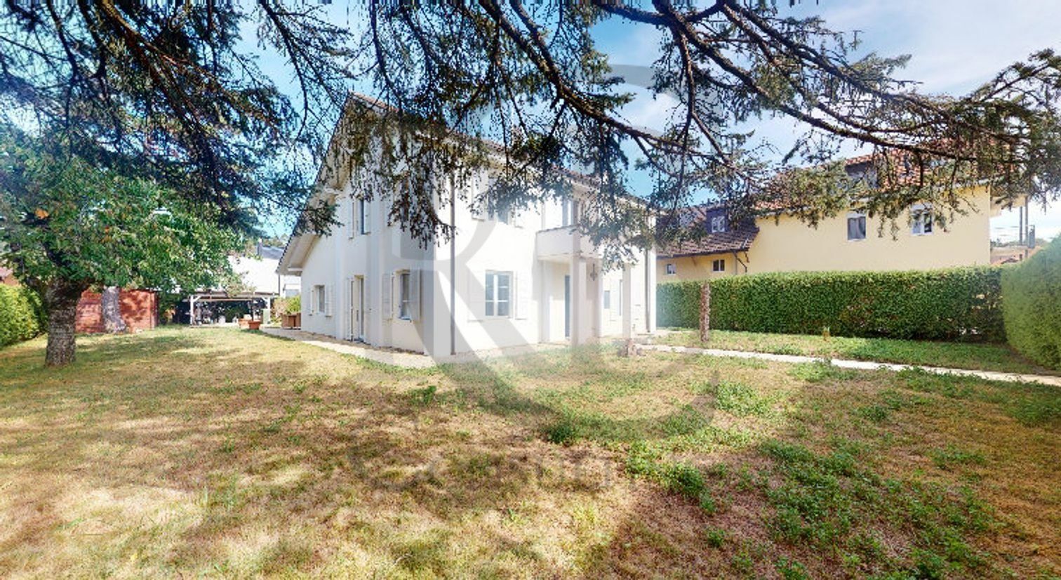 Charming house on a green plot