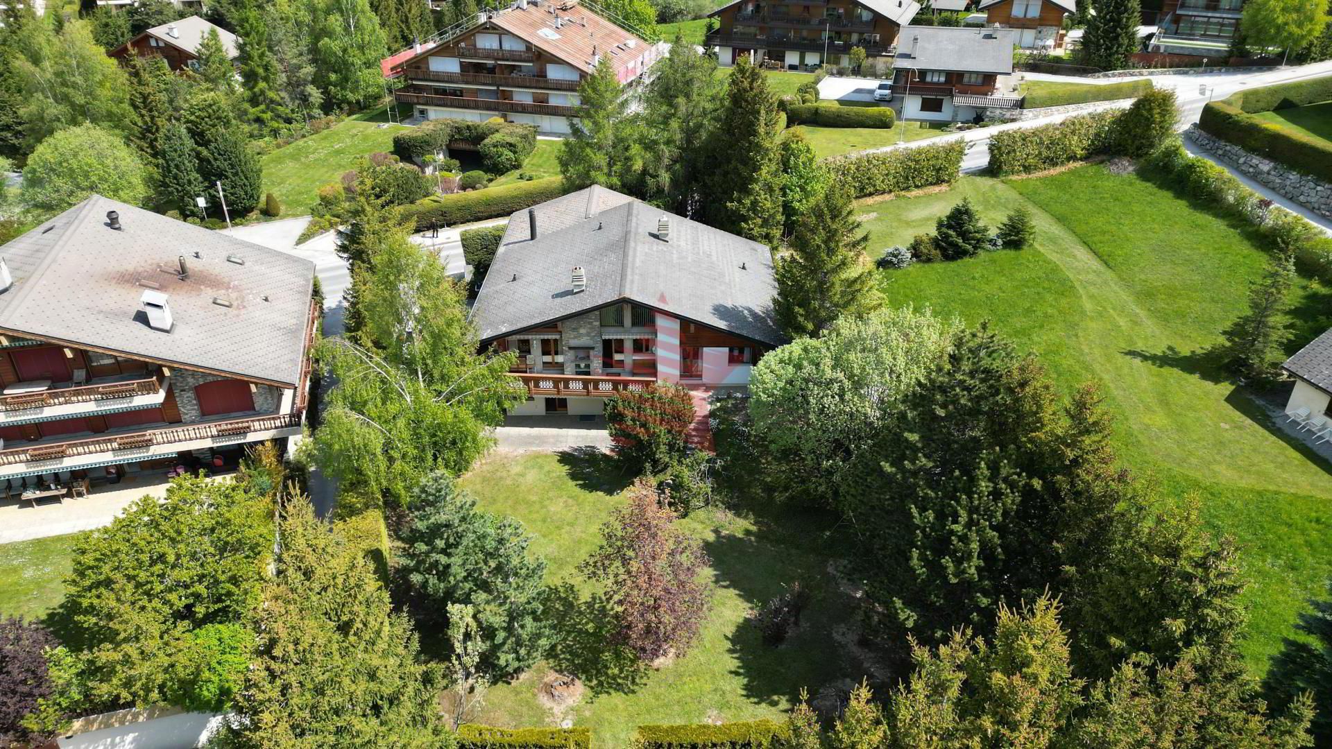 A Vendre Chalet 7.5 pièces à Crans-Montana