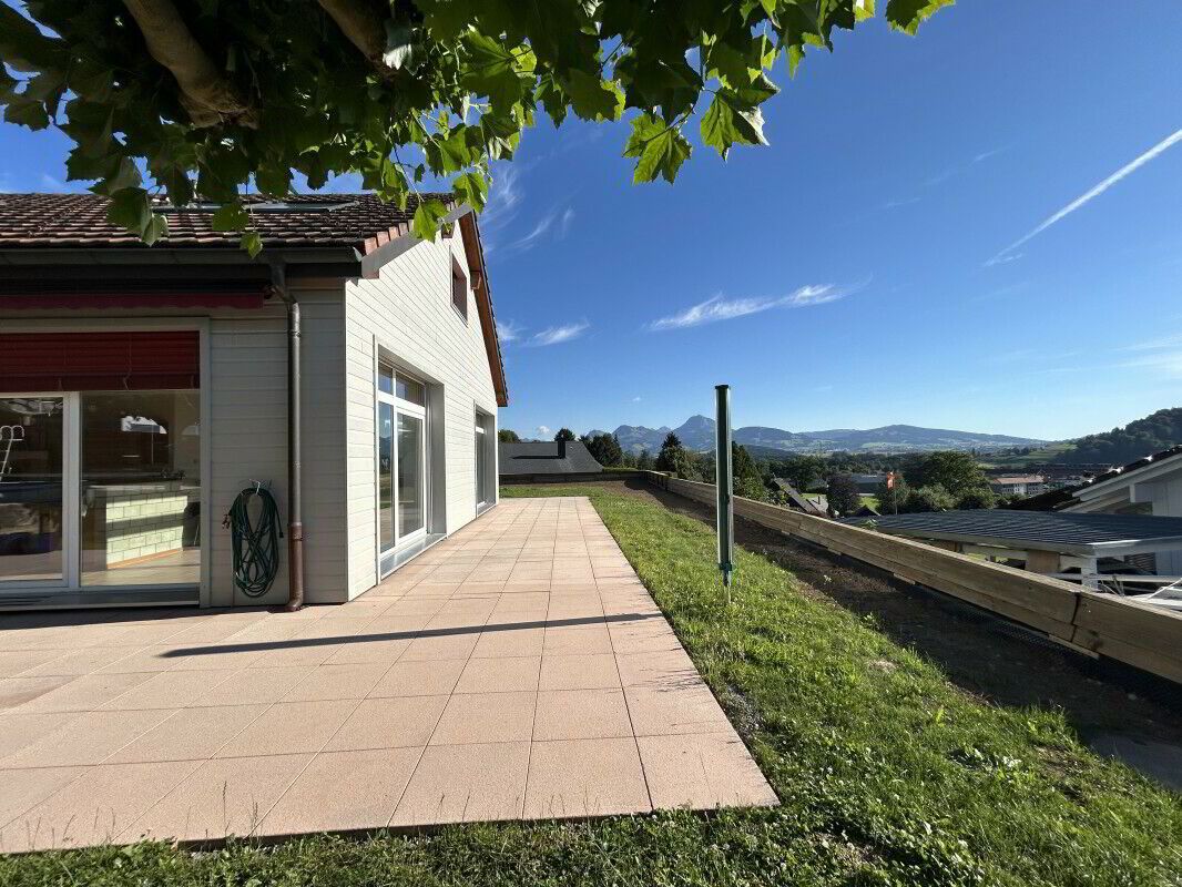 Exclusif ! Villa individuelle avec vue sur les Montagnes et le Lac !