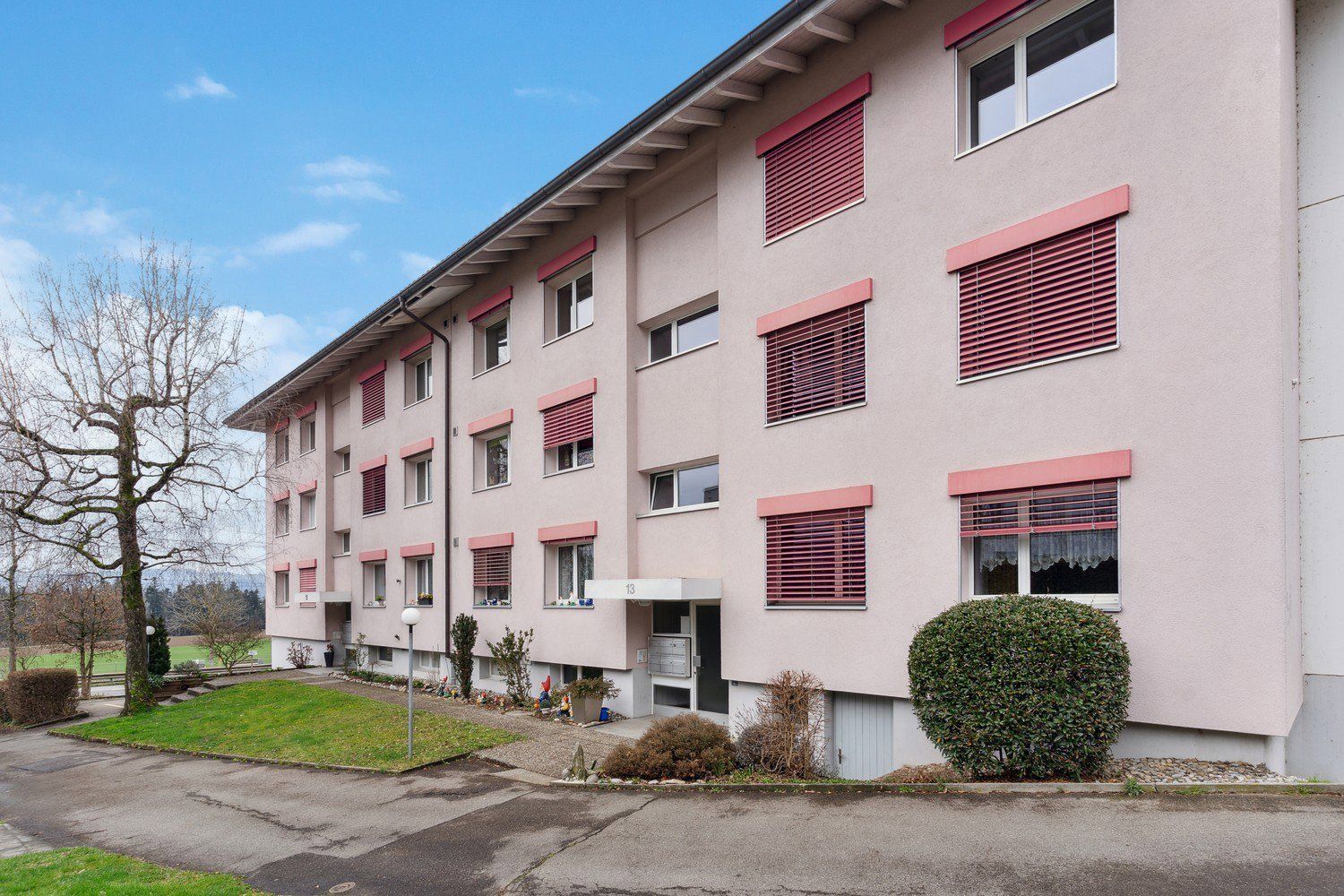 Well-located 4.5-room apartment for rent in Rüfenacht