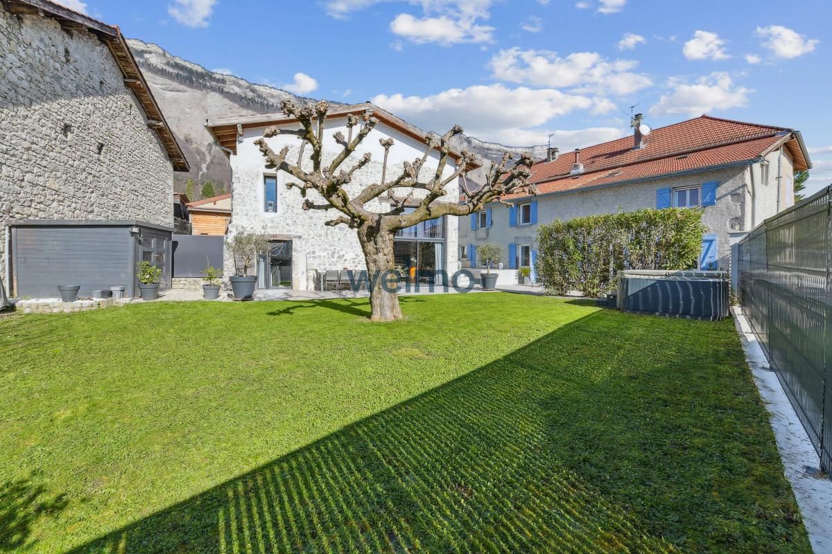 Maison - 10 pièces - 335 m² - Biviers 38330