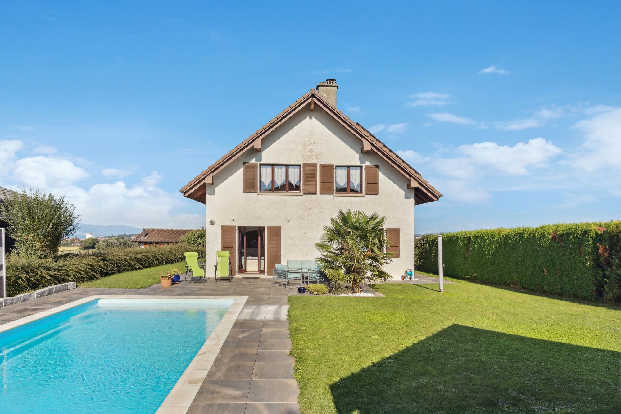 Belle propriété avec piscine et magnifique vue sur le Lac