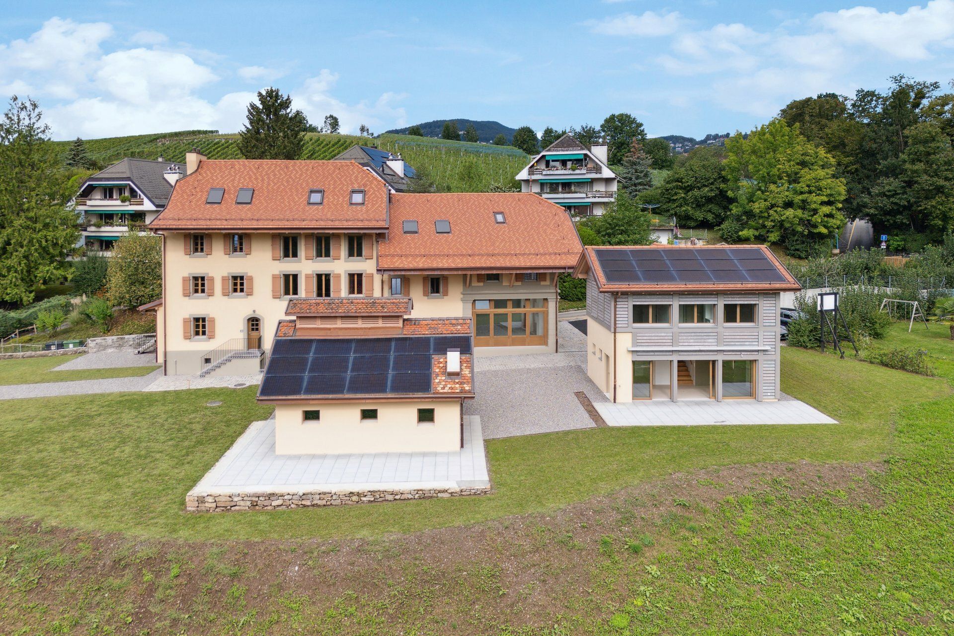 Atypique maison neuve avec terrasse et jardin privatif de 617m2