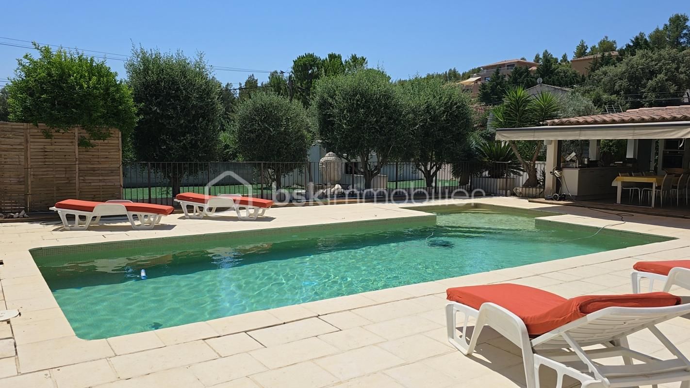 Villa Méditerranéenne 4 chambres + T2 indépendant / Double piscine sur 2800 m² de terrain