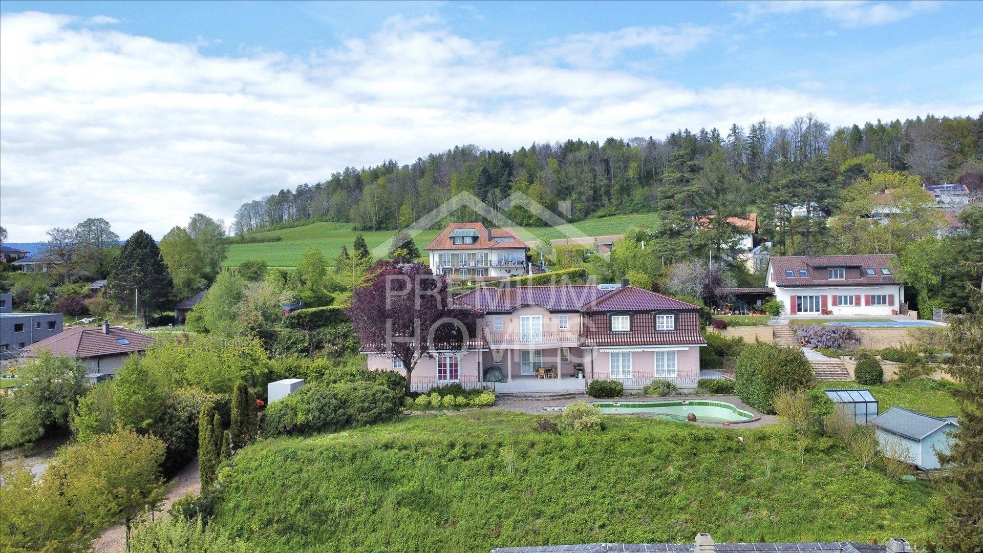 Villa with lake and mountain view - your retreat on Lake Murten