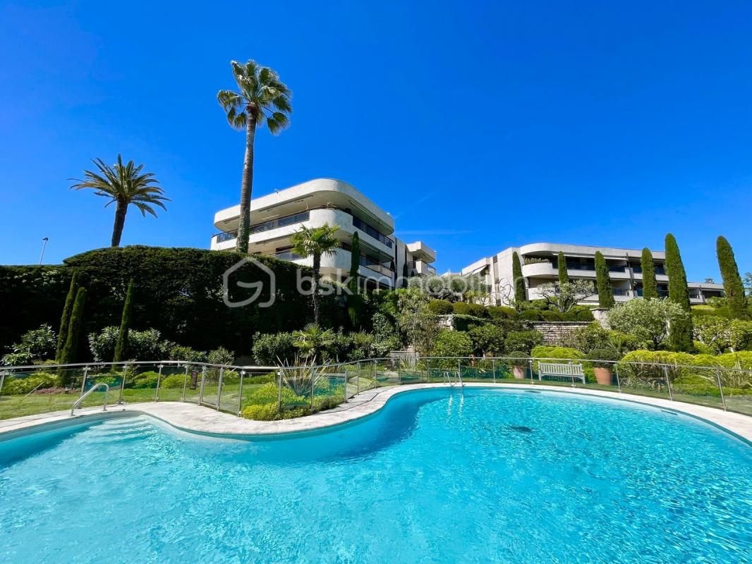 EXCLUSIVITE - CANNES - CROIX DES GARDES - 132 M² - 4 PIECES - VUE MER - CALME - PISCINE - GARAGE