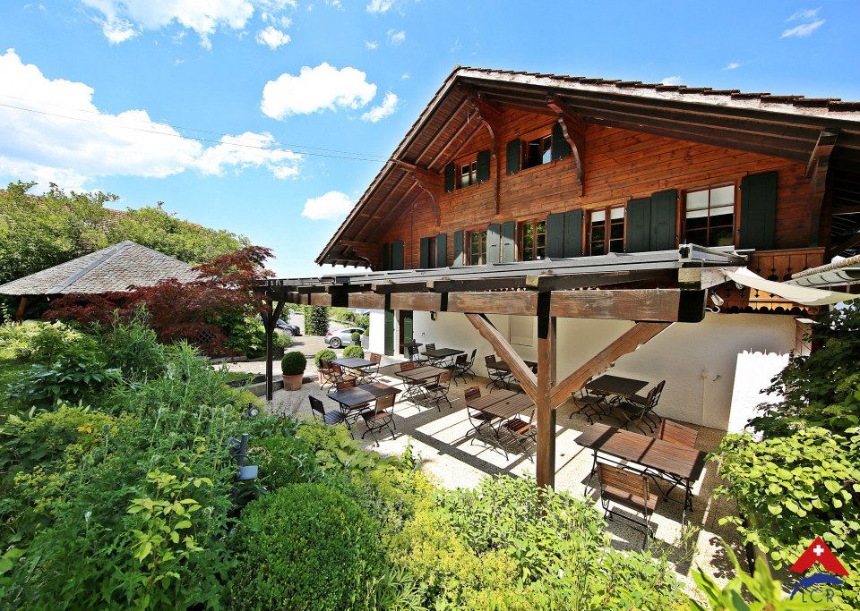 Magnifique chalet avec jardin et terrasse - vue dégagée montagnes