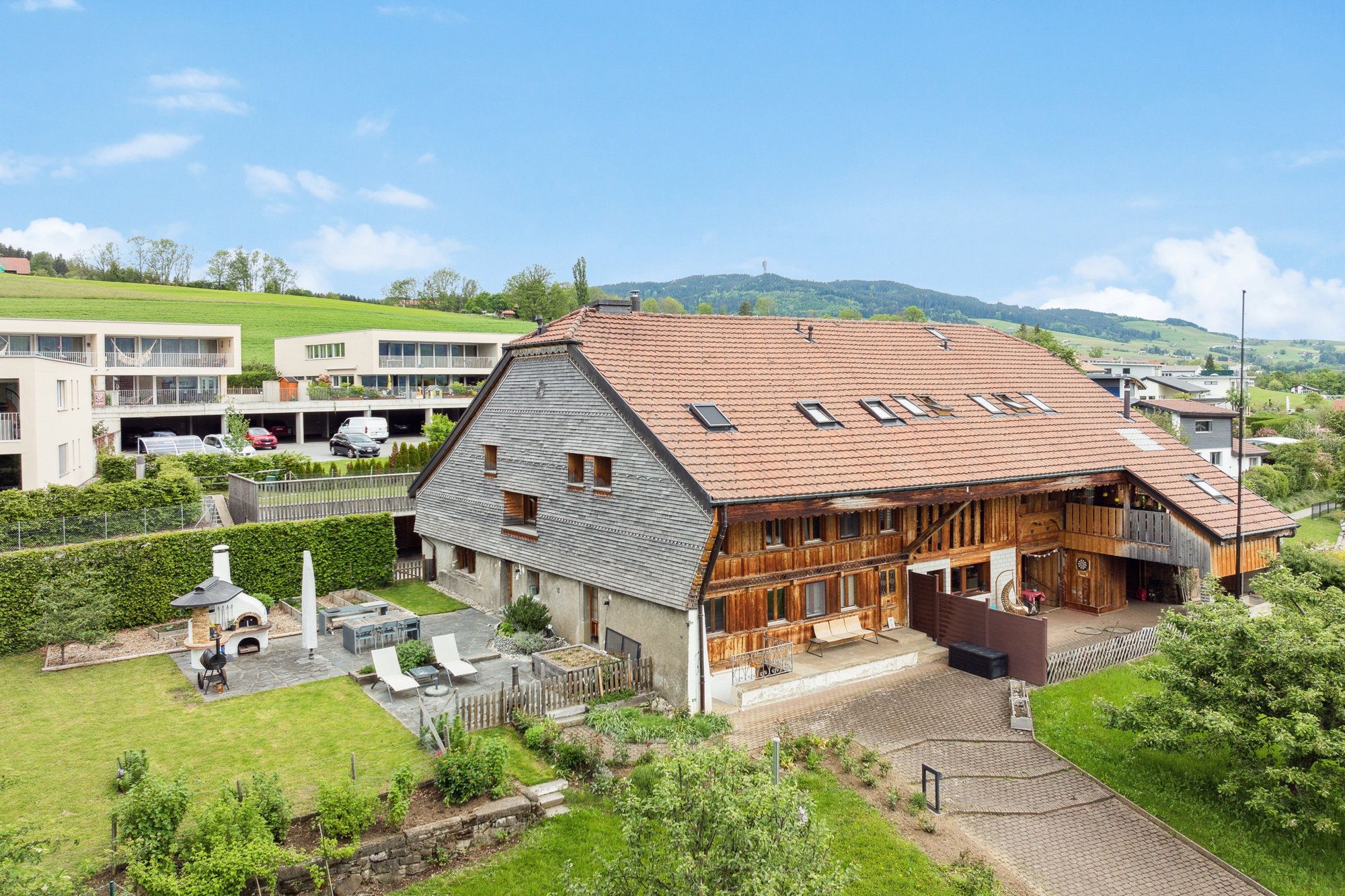 Ferme jumelée authentique proche du lac de la Gruyère