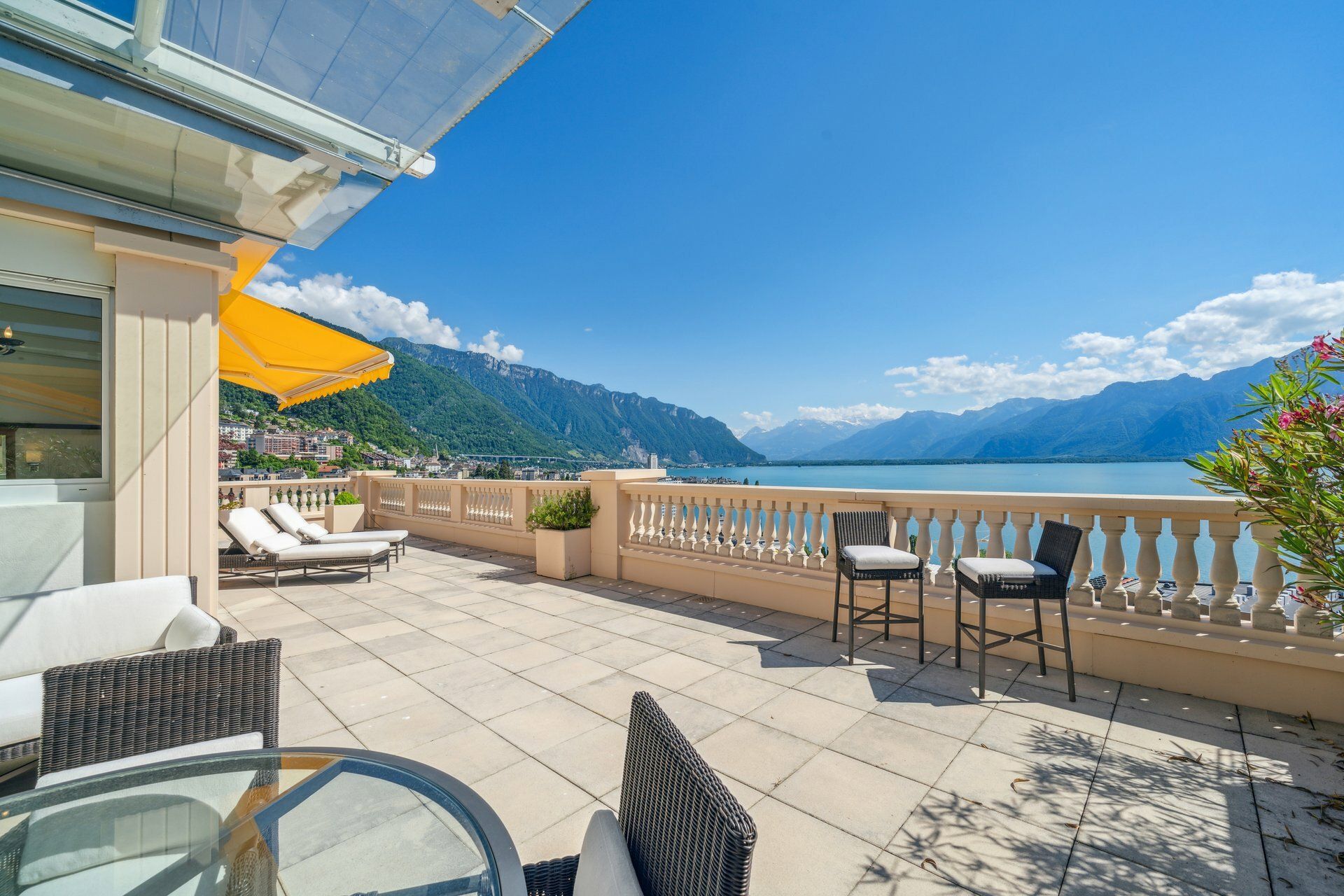 Exclusivité Sotheby's ! Luxueux penthouse dans Montreux centre