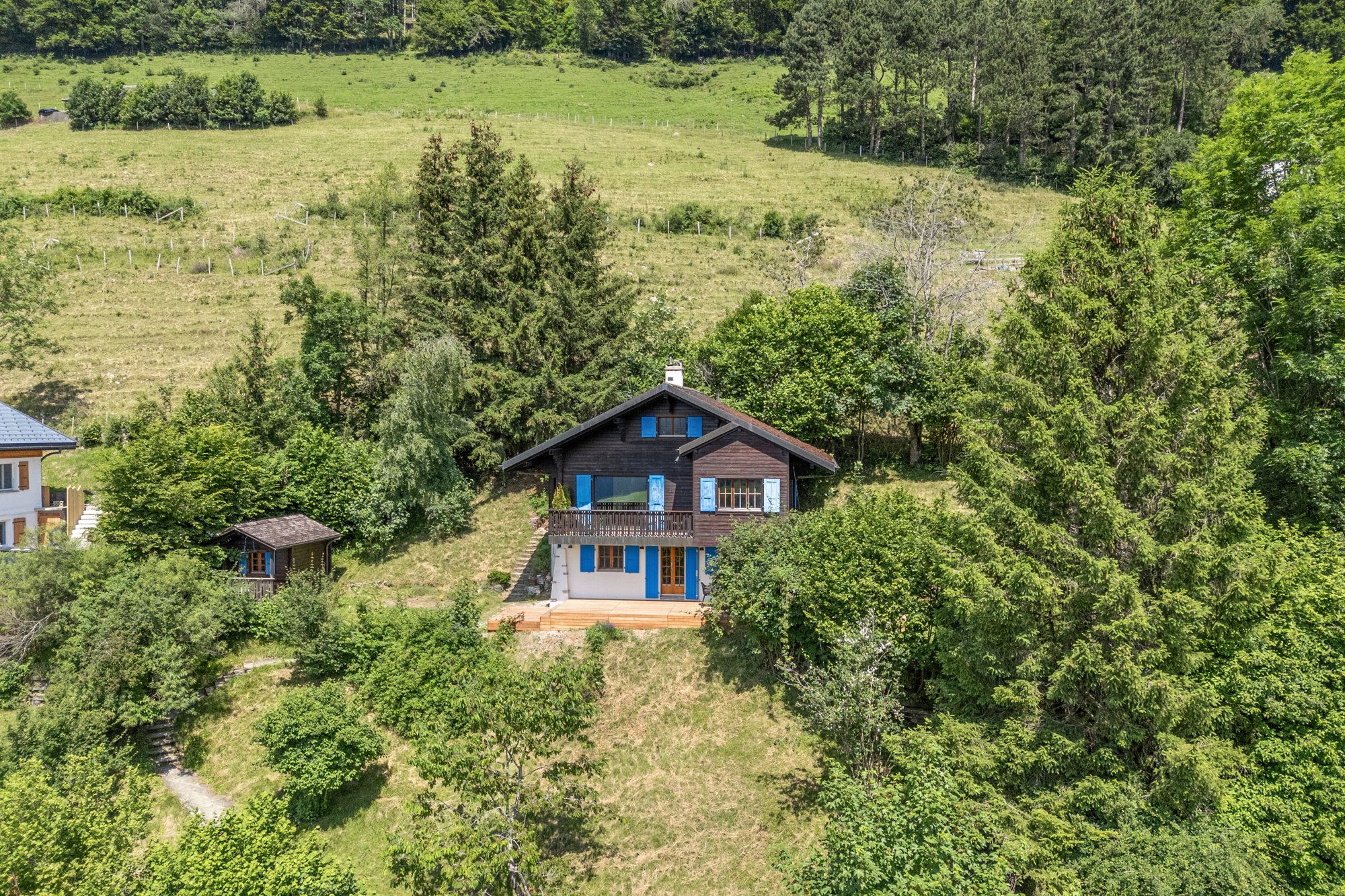 Chalet rénové et meublé avec vue sur le lac et les montagnes