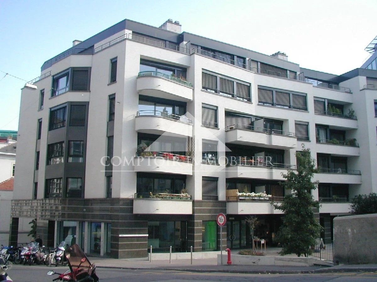 Appartement de standing, spacieux et lumineux, avec balcon.