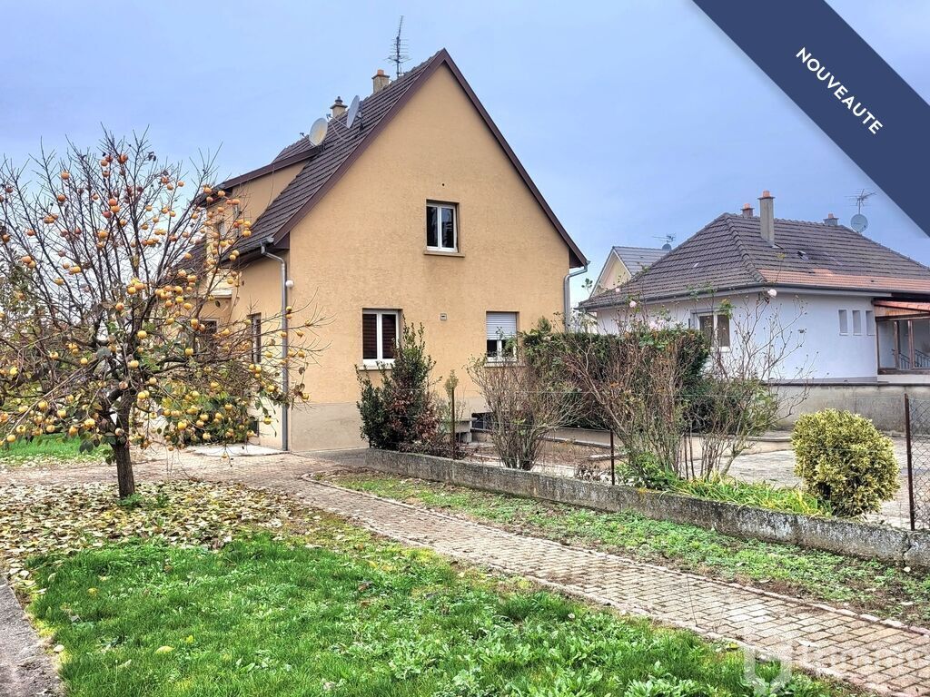 Maison spacieuse de 130 m², 3 garages, et un terrain de 7,30 are