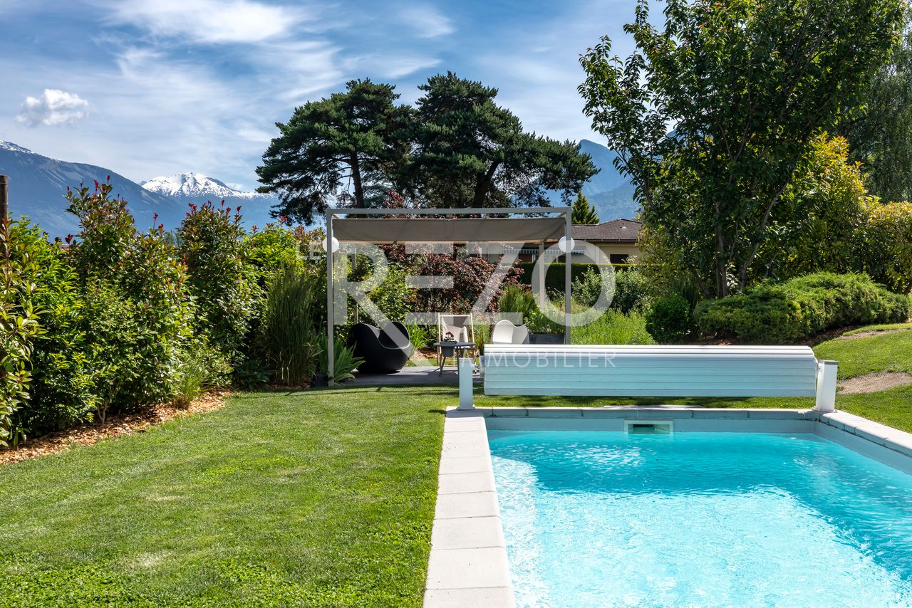 Très belle villa individuelle avec piscine