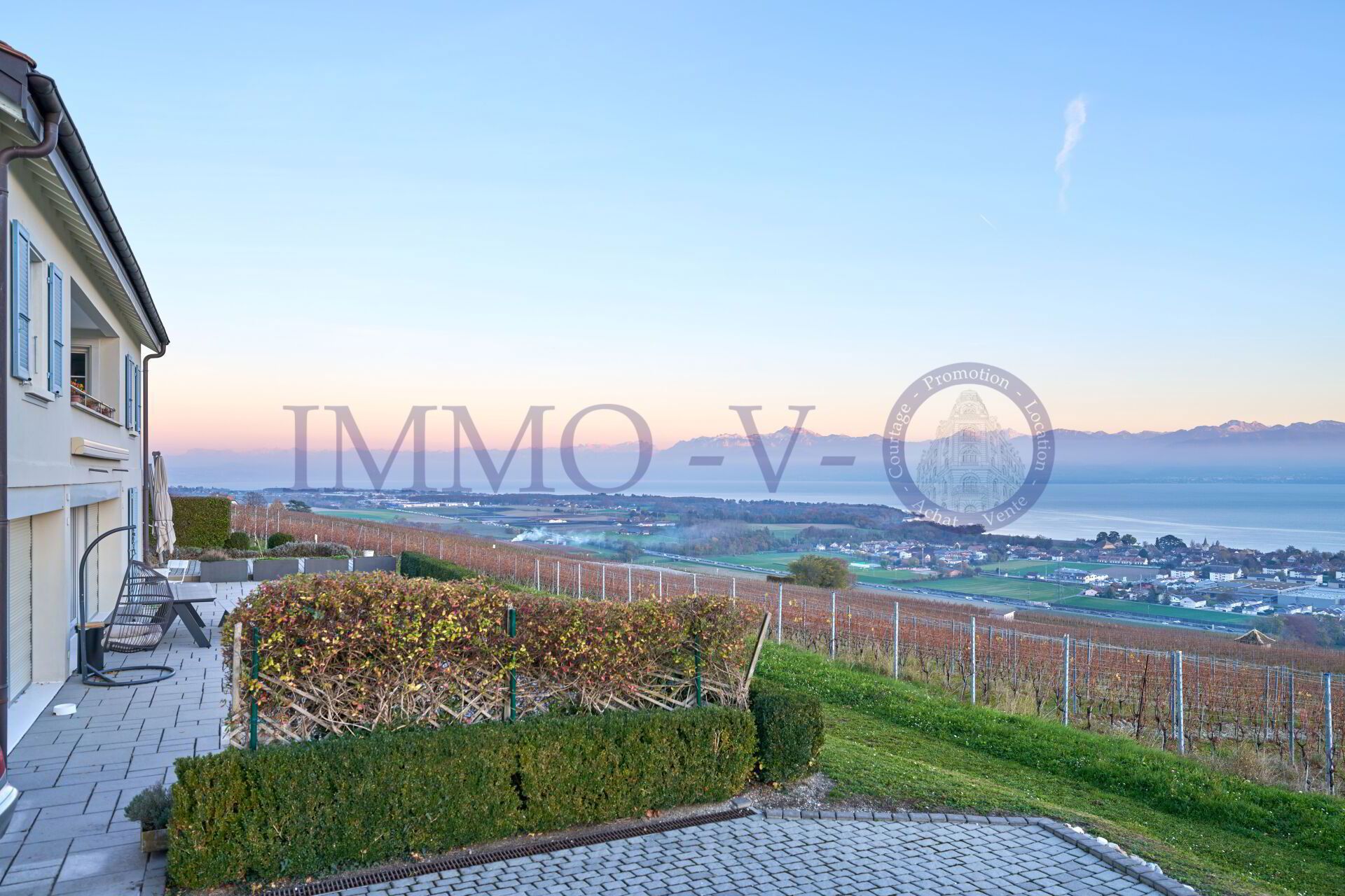 DUPLEX AU COEUR DES VIGNES AVEC BALCON-TERRASSE ET VUE PANORAMIQUE