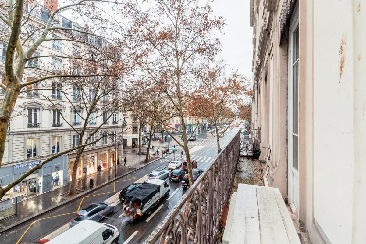 Cours Gambetta – Bien d'exception avec balcon filant et studio indépendant dans un quartier prisé de Lyon