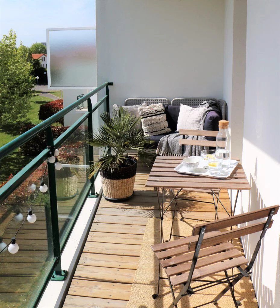 FRAIS DE NOTAIRES sur ce bel appartement de 2 pièces de 42m2 donnant sur un balcon au sein d'une résidence de standing à l 'architecture art déco dans un quartier d'avenir à Colombes.