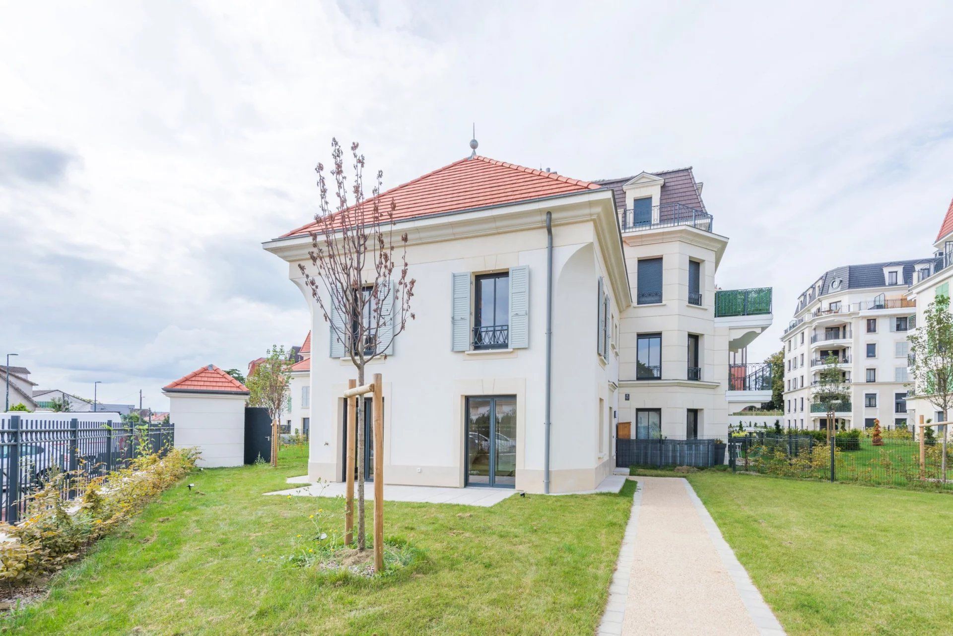 Maison en vente à Clamart - Idéal pour ceux cherchant à déménager dans un environnement harmonieux.