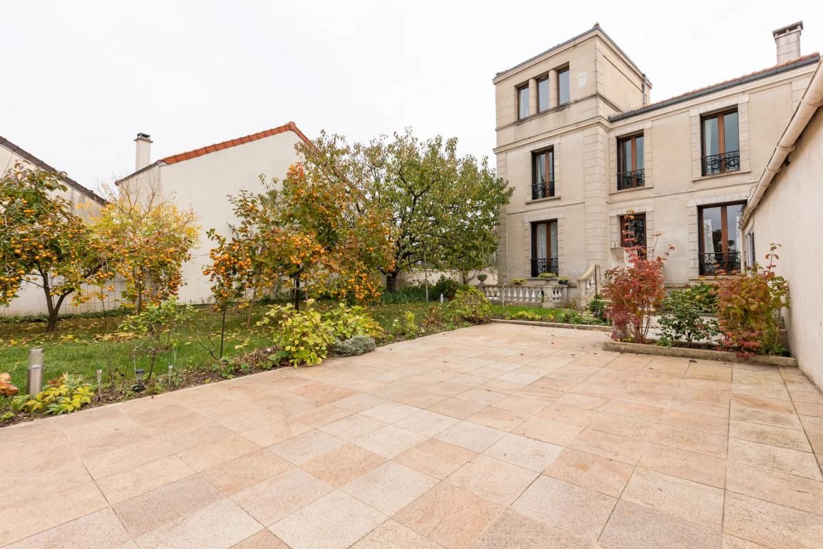 Maison de 220 m2 avec jardin à Créteil