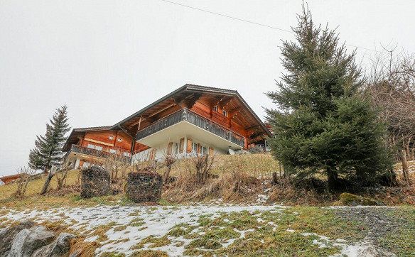 Wunderschönes Einfamilienchalet an erhöhter Lager mit zwei Aussenab...